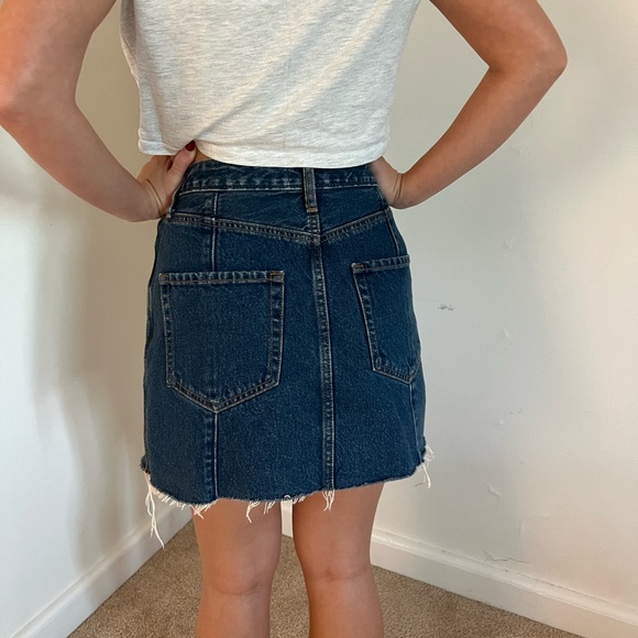 A-line Jean Skirt. Abercrombie - Picture 9 of 9
